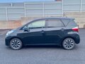 2011 Toyota Ractis II, чёрный, 915000 рублей - вид 2