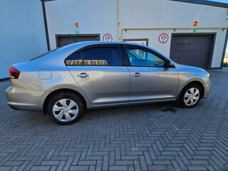 2021 Volkswagen Polo VI, серебристый, 1900000 рублей, вид 4