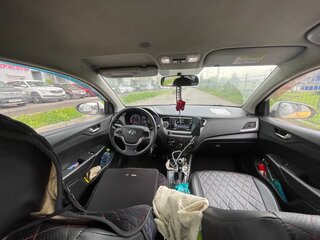 2017 Hyundai Solaris II, белый, 700000 рублей, вид 4