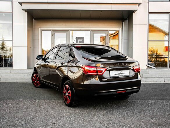 2018 Lada (ВАЗ) Vesta I, коричневый, 850000 рублей - вид 5