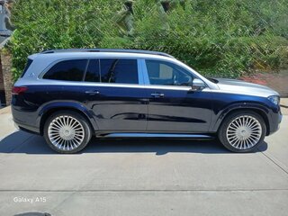 2021 Mercedes-Benz Maybach GLS 600 I, серебристый, 16200000 рублей, вид 2