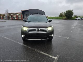 2011 Toyota Highlander II (XU40) Рестайлинг, чёрный, 1650000 рублей, вид 2