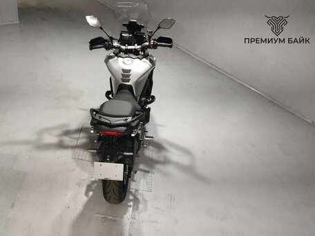 2022 Yamaha MT-09 Tracer (FJ-09), серебристый, 1399000 рублей, вид 5