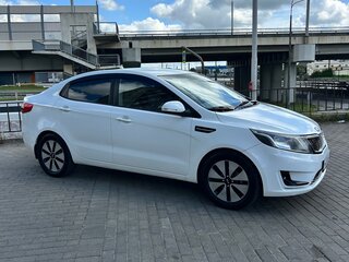 2011 Kia Rio 4-speed III, белый, 780000 рублей, вид 2