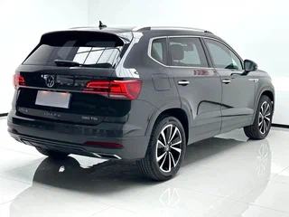 2022 Volkswagen Tharu I, чёрный, 2270000 рублей, вид 5