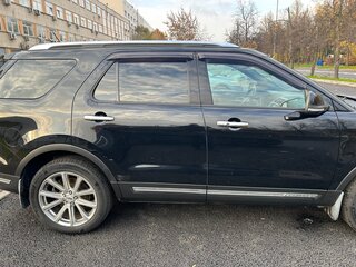 2018 Ford Explorer V Рестайлинг 2, чёрный, 2800000 рублей, вид 4