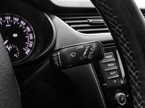 2013 Skoda Octavia III (A7), белый, 949000 рублей - вид 14