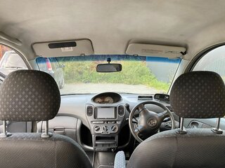 2004 Toyota FunCargo, серебристый, 390000 рублей, вид 5