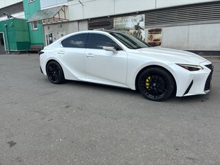 2021 Lexus IS 300 III Рестайлинг 2, белый, 4520000 рублей, вид 3