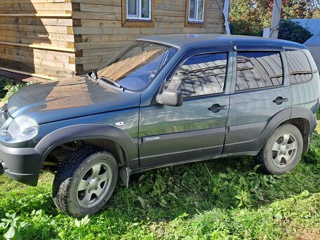 2011 Chevrolet Niva I Рестайлинг, серый, 399000 рублей, вид 2