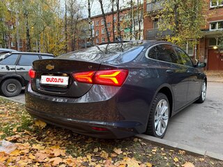 2019 Chevrolet Malibu IX Рестайлинг, серый, 1700000 рублей, вид 4
