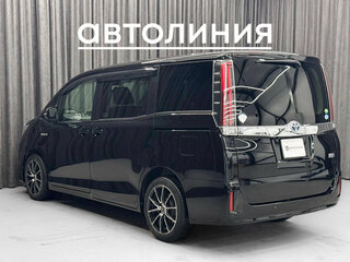 2020 Toyota Noah III (R80) Рестайлинг, чёрный, 1950000 рублей, вид 4