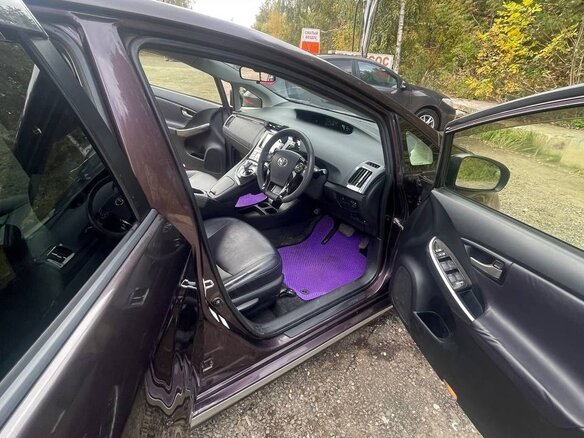 2013 Toyota Prius III Рестайлинг (XW30), фиолетовый, 950000 рублей - вид 35