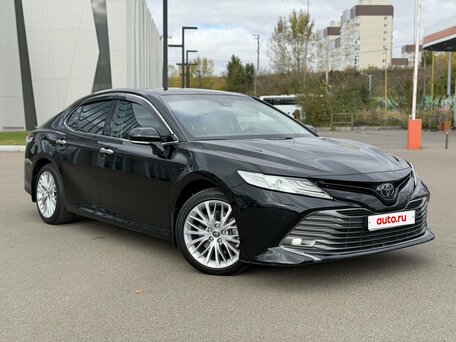 Toyota Camry VIII (XV70)