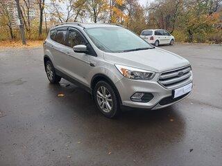 2017 Ford Kuga II Рестайлинг, серебристый, 1800000 рублей, вид 2