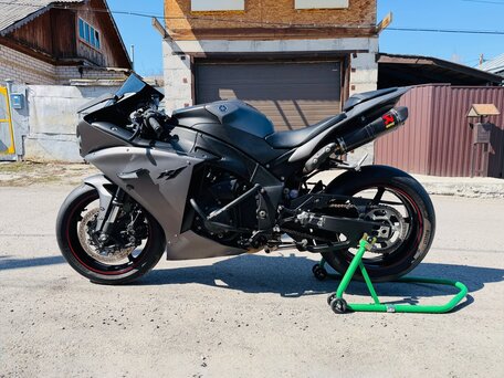 2013 Yamaha YZF-R1, серый, 1269000 рублей, вид 4