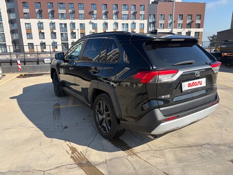 2023 Toyota RAV4 V (XA50), чёрный, 3400000 рублей, вид 5