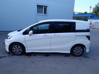 2011 Honda Freed Spike I, белый, 985000 рублей, вид 5