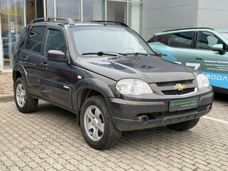 2015 Chevrolet Niva I Рестайлинг, коричневый, 422000 рублей, вид 3