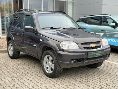 2015 Chevrolet Niva I Рестайлинг, коричневый, 375000 рублей, вид 3