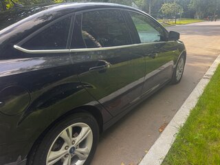 2011 Ford Focus III, чёрный, 825000 рублей, вид 3