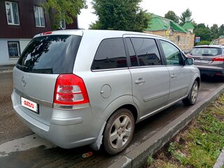 2011 Opel Zafira B Рестайлинг, серебристый, 600000 рублей, вид 5