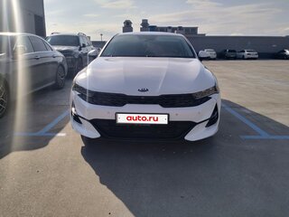 2020 Kia K5 III, белый, 1950000 рублей, вид 1