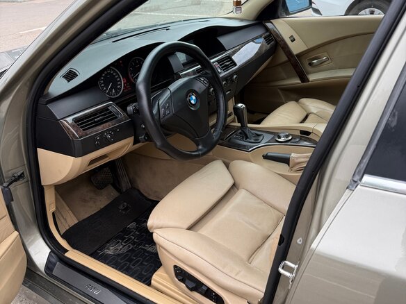 2004 BMW 5 серии 525i V (E60/E61), зелёный, 700000 рублей - вид 7