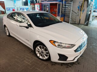 2019 Ford Fusion (North America) II Рестайлинг, белый, 1700000 рублей, вид 3