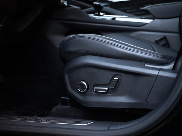 2024 Geely Monjaro I, чёрный, 3399777 рублей - вид 30