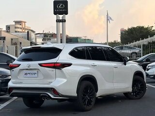 2025 Toyota Crown Kluger, белый, 4700000 рублей, вид 4