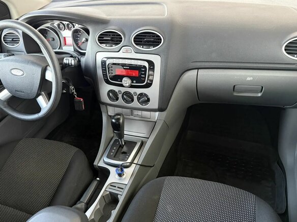 2011 Ford Focus II Рестайлинг, чёрный - вид 9