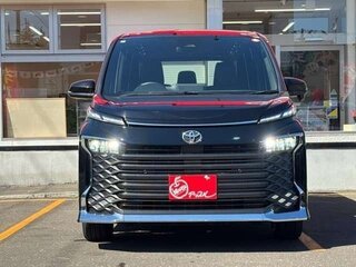 2025 Toyota Voxy IV (R90), чёрный, 4820000 рублей, вид 2
