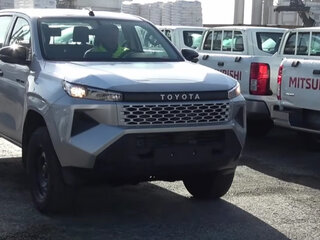 2026 Toyota Hilux IX, серебристый, 4410000 рублей, вид 4