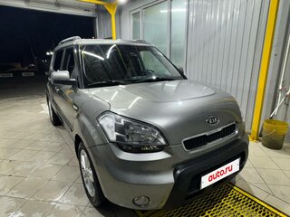 2011 Kia Soul I, серебристый, 890000 рублей, вид 2