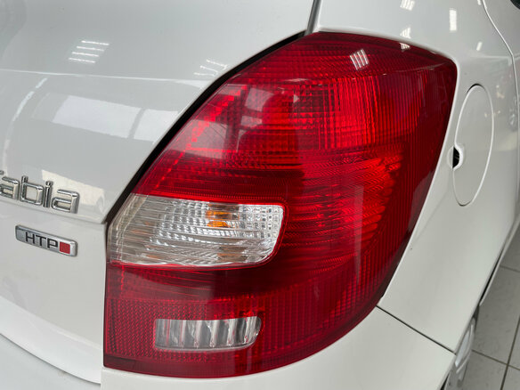 2012 Skoda Fabia II Рестайлинг, белый - вид 6
