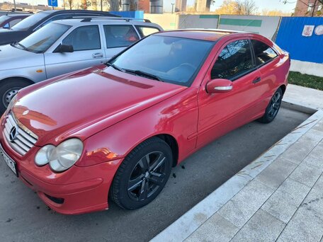 2006 Mercedes-Benz C-Класс 180 II (W203) Рестайлинг, красный, 600000 рублей, вид 3