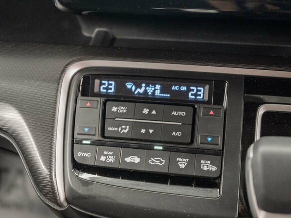 2017 Honda Stepwgn Spada V Рестайлинг, зелёный - вид 15