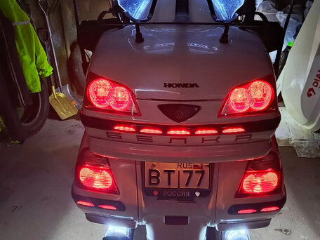 2006 Honda GL 1800 Gold Wing, белый, 1000000 рублей, вид 2