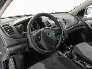 2010 Kia Cerato 6-speed II, серебристый, 710600 рублей, вид 5