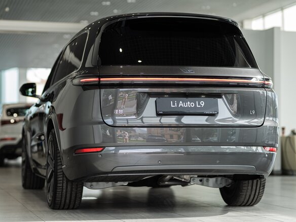 2025 Li Auto (Lixiang) L9 52.3 kWh I Рестайлинг, серебристый, 8890000 рублей - вид 5