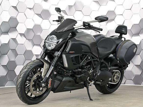 2013 Ducati Diavel, серый, 889000 рублей - вид 1