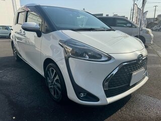2021 Toyota Sienta II Рестайлинг, белый, 1041000 рублей, вид 3