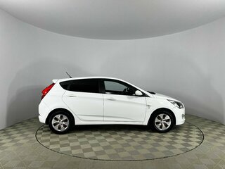 2015 Hyundai Solaris I Рестайлинг, белый, 1032000 рублей, вид 4