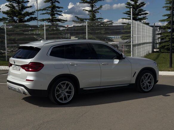 2019 BMW X3 20i xDrive III (G01), белый, 3900000 рублей - вид 15