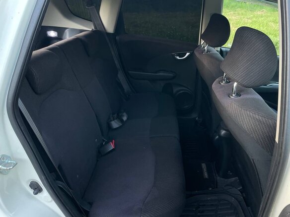 2010 Honda Fit Hybrid II, белый - вид 10