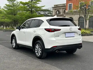 2023 Mazda CX-5 II Рестайлинг, белый, 2350000 рублей, вид 4