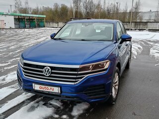2019 Volkswagen Touareg III, синий, 6000000 рублей, вид 1