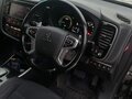 2017 Mitsubishi Outlander PHEV III Рестайлинг 2, чёрный, 2600000 рублей - вид 9