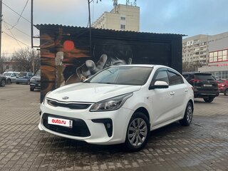 2018 Kia Rio IV, белый, 1045000 рублей, вид 1